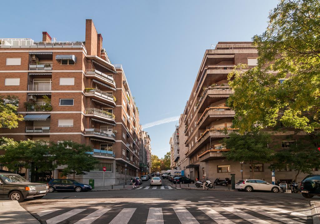 Apartamentos Los Jerónimos Madri Exterior foto