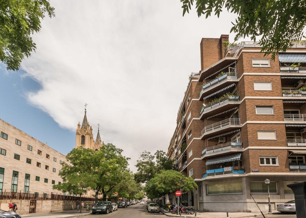 Apartamentos Los Jerónimos Madri Exterior foto