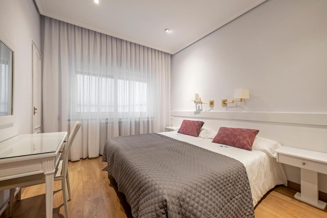 Apartamentos Los Jerónimos Madri Exterior foto